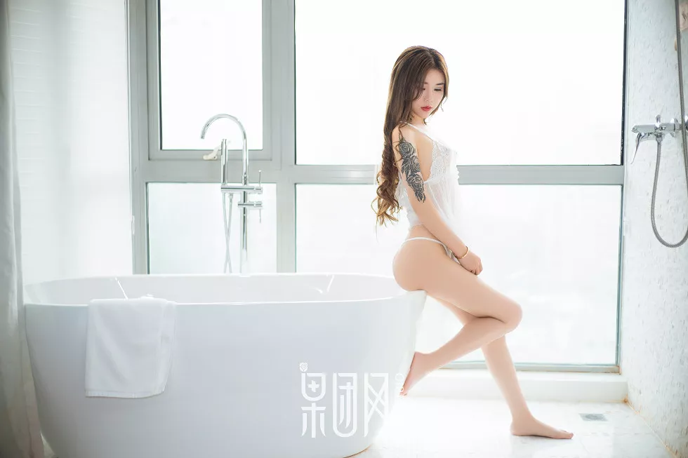 Xgyw.Org_[GIRLT果团网]NO.080_嫩模爱丽莎浴室高叉连体衣透视秀美乳激凸火辣诱惑写真56P