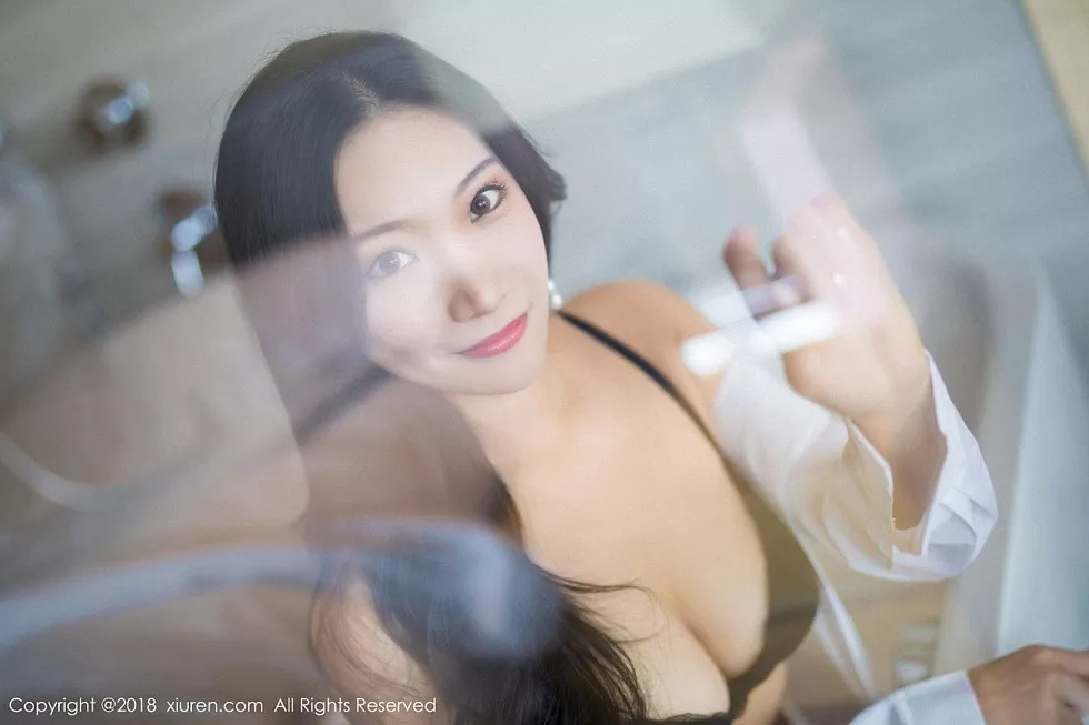 Xgyw.Org_XiuRen第893期_嫩模小狐狸Sica性感黑色女仆装+浴室透视内衣诱惑写真45P