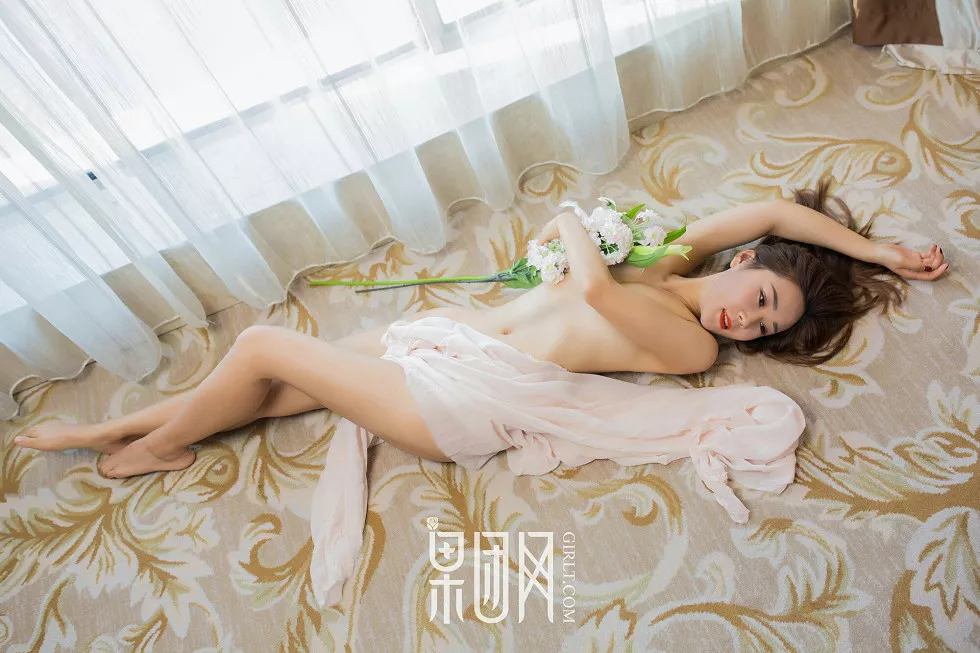 Xgyw.Org_[GIRLT果团网]NO.106_嫩模棉花糖黑色蕾丝情趣内衣配黑丝网袜加全裸美体诱惑写真61P