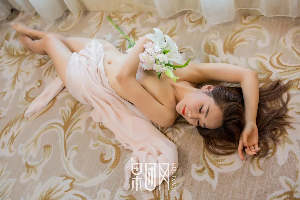 Xgyw.Org_[GIRLT果团网]NO.106_嫩模棉花糖黑色蕾丝情趣内衣配黑丝网袜加全裸美体诱惑写真61P