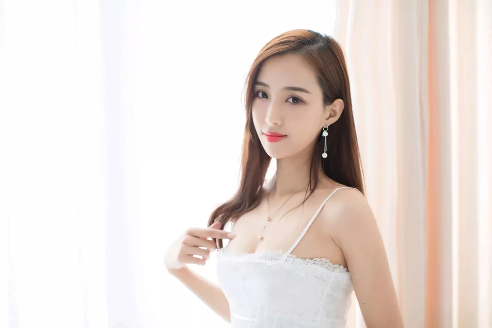 Xgyw.Org_[IMISS爱蜜社]Vol.217_丽质嫩模猫宝居家私房白色蕾丝内衣配吊带蕾丝袜诱惑写真44P
