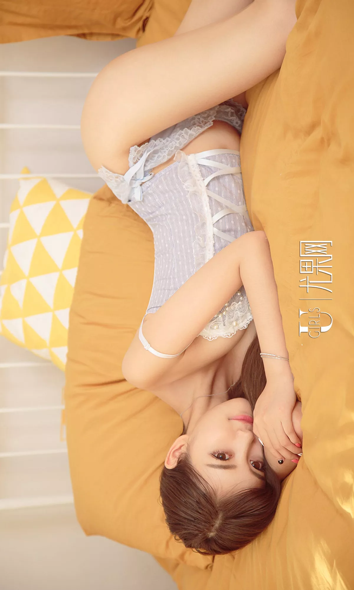 Xgyw.Org_[Ugirls爱尤物]No.1011_女神杨晨晨居家脱牛仔热裤秀半透内裤迷人翘臀诱惑写真40P