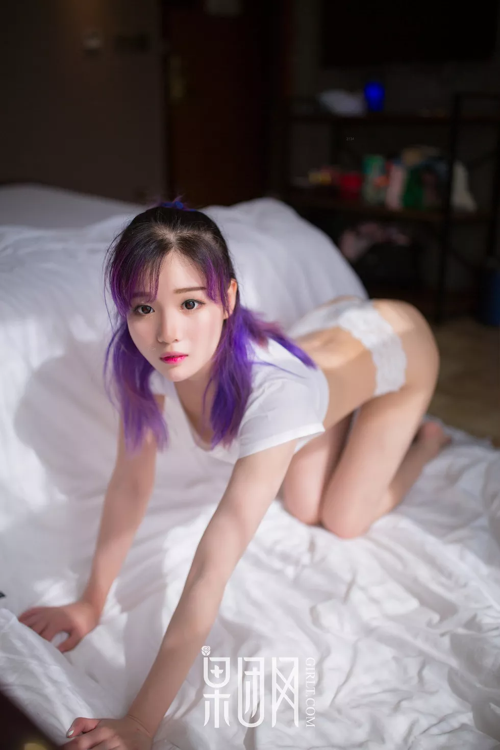 Xgyw.Org_[GIRLT果团网]熊川纪信No.003_紫发豪乳妹半截真空上衣配白色蕾丝内裤翘臀诱惑写真56P