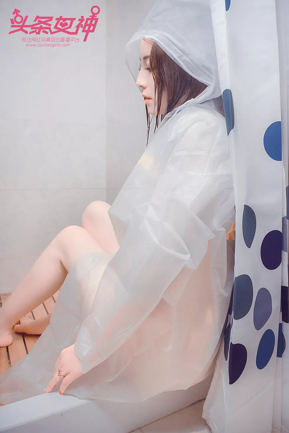 Xgyw.Org_[Toutiao头条女神]No.609_嫩模迪爱儿居家雨衣修水工浴室里湿身撩人诱惑写真45P