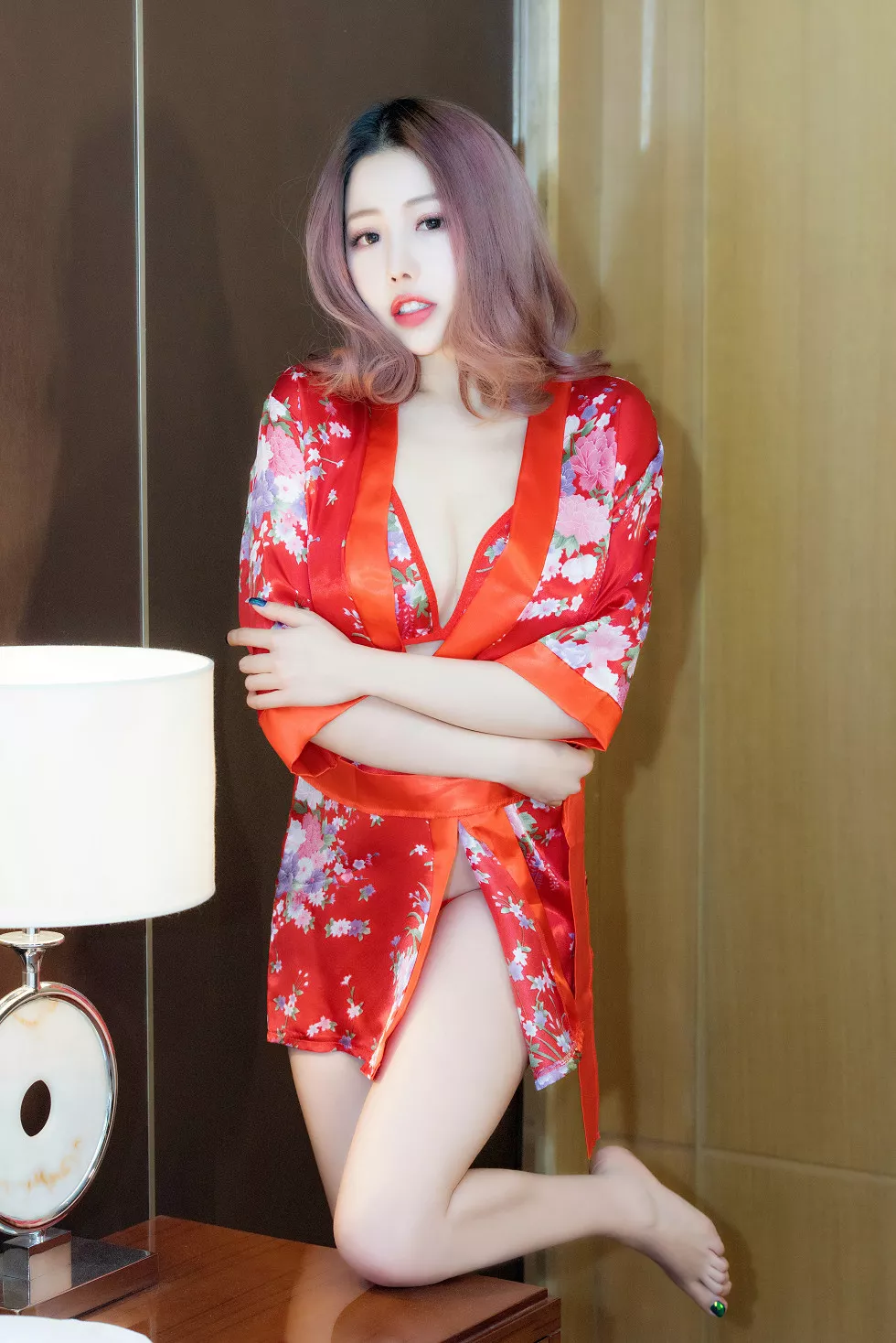 Xgyw.Org_[SLADY猎女神]NO.010_嫩模妮小妖居家私房白色蕾丝内衣秀完美曲线豪乳翘臀诱惑写真45P