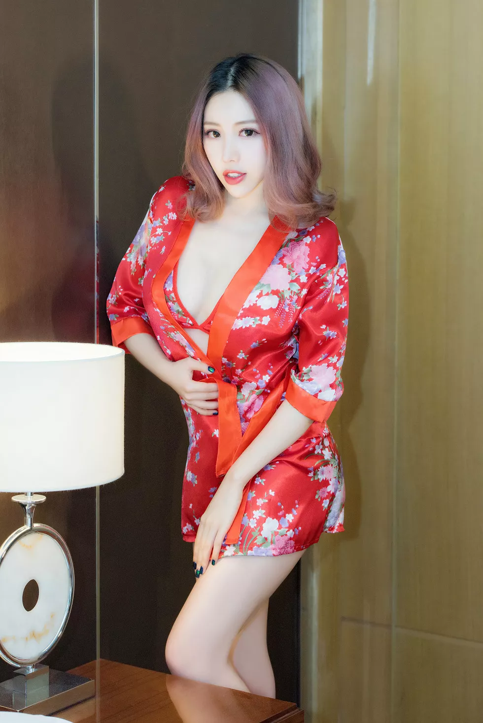 Xgyw.Org_[SLADY猎女神]NO.010_嫩模妮小妖居家私房白色蕾丝内衣秀完美曲线豪乳翘臀诱惑写真45P