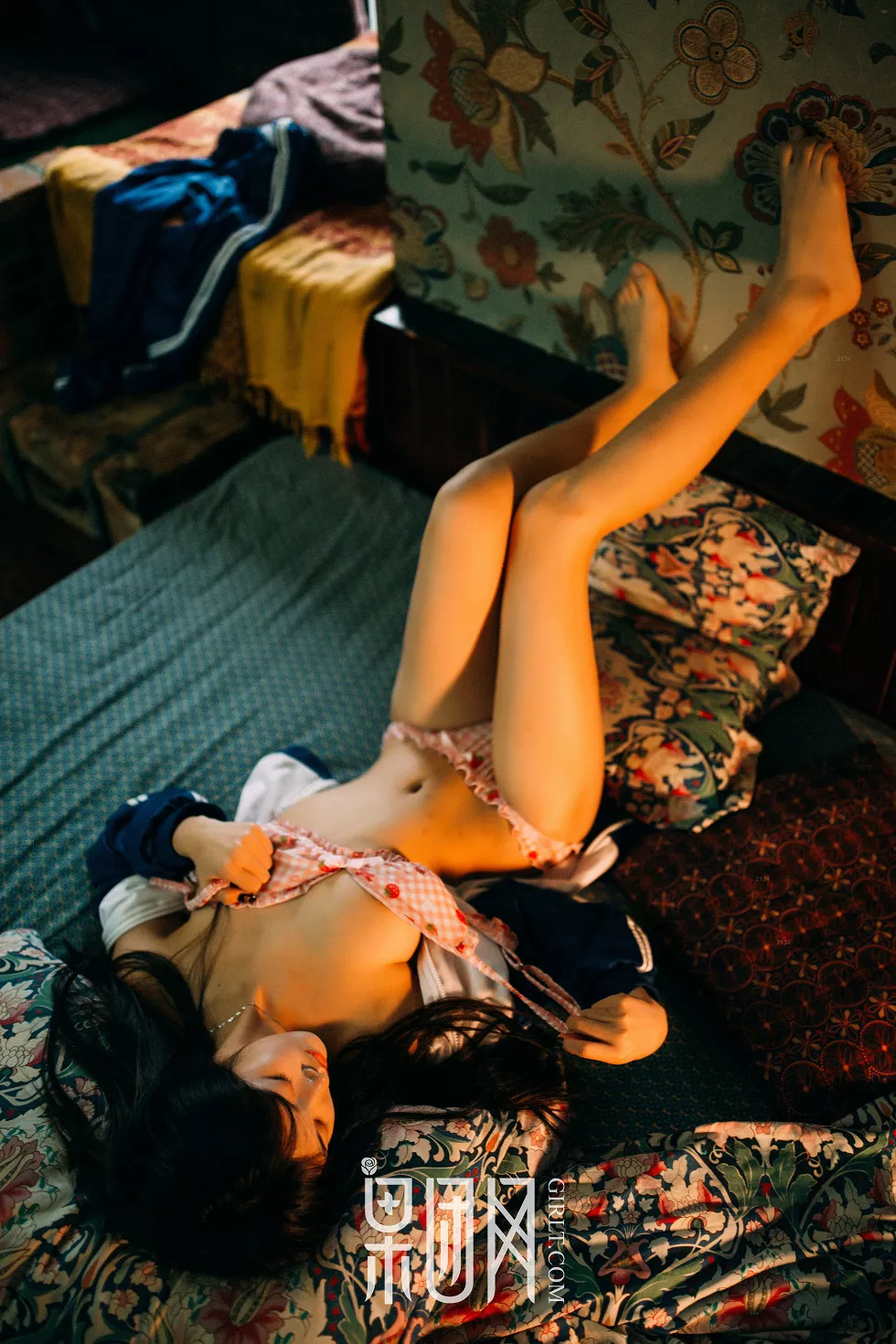 Xgyw.Org_[GIRLT果团网]熊川纪信No.015_校服风情的学生妹妹半脱制服秀性感内衣迷人写真50P