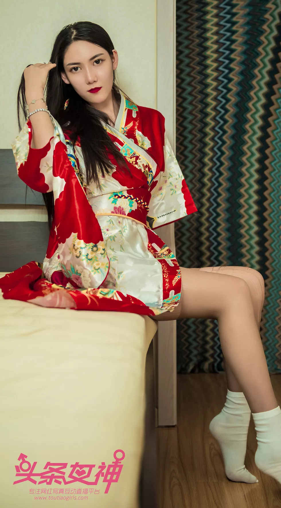 Xgyw.Org_[Toutiao头条女神]No.598_嫩模冯雪娇居家性感和服下破烂无内肉丝裤袜撩人诱惑写真62P