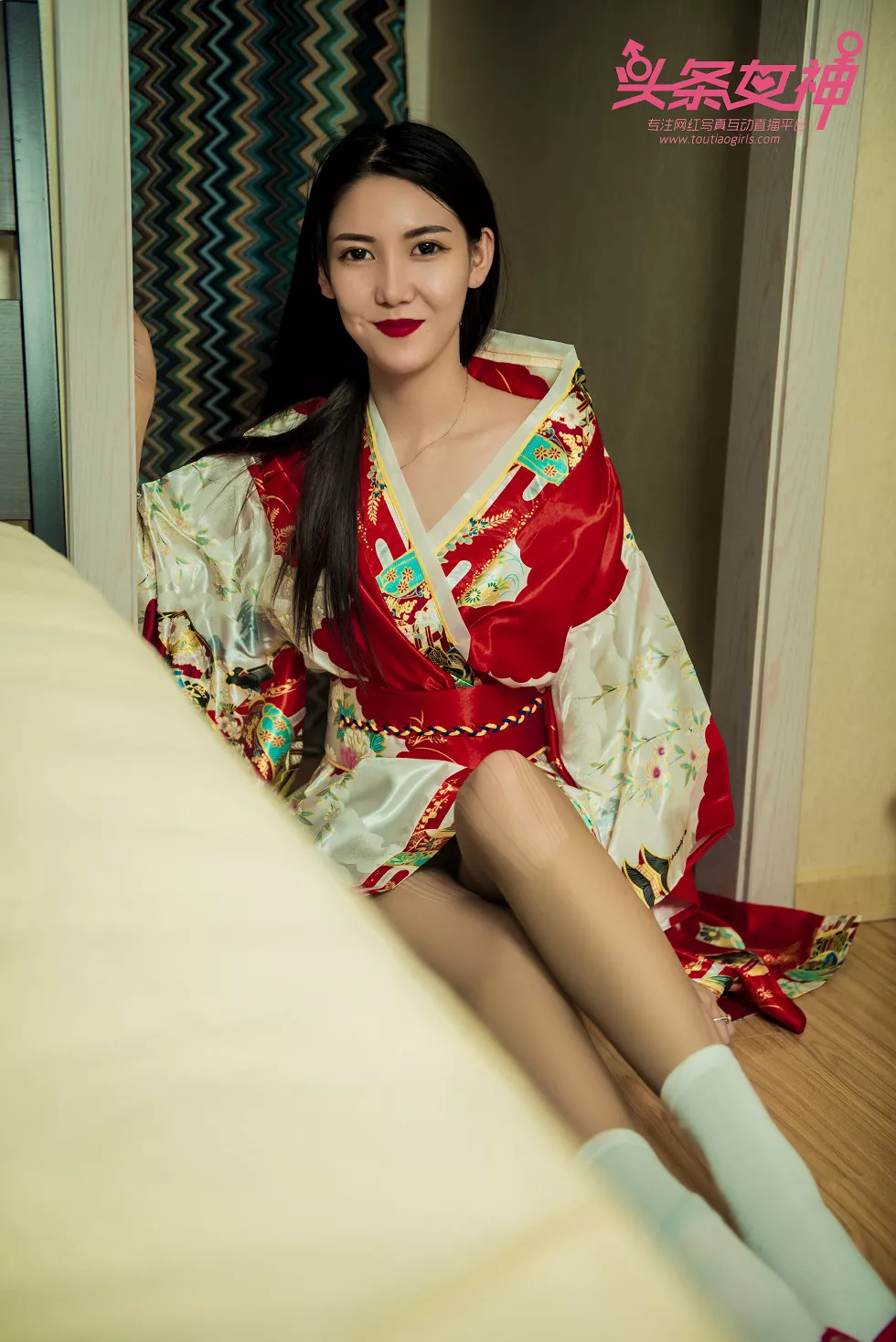 Xgyw.Org_[Toutiao头条女神]No.598_嫩模冯雪娇居家性感和服下破烂无内肉丝裤袜撩人诱惑写真62P