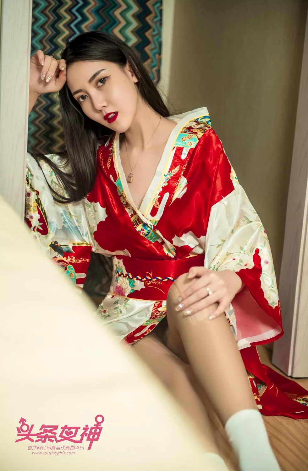 Xgyw.Org_[Toutiao头条女神]No.598_嫩模冯雪娇居家性感和服下破烂无内肉丝裤袜撩人诱惑写真62P