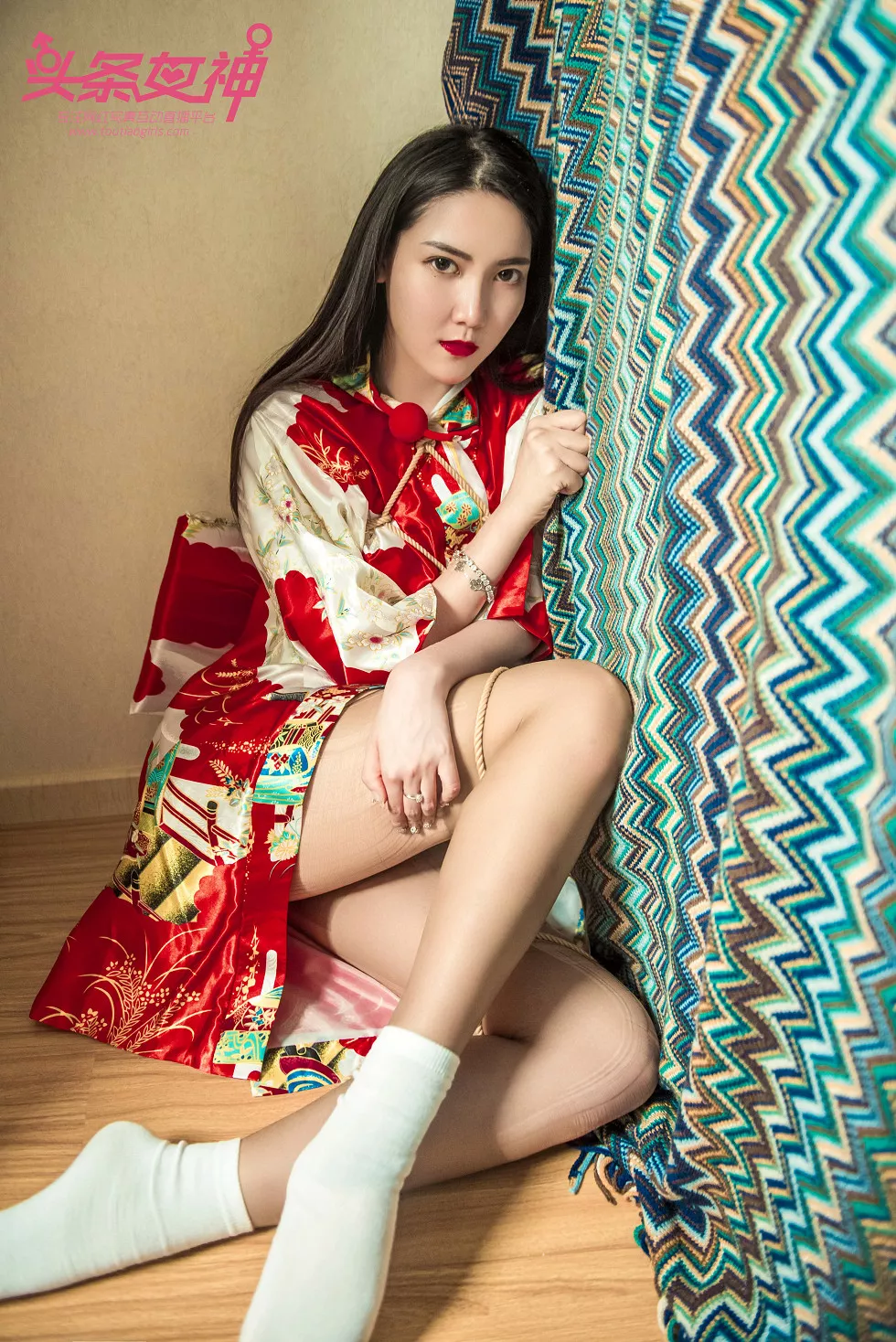 Xgyw.Org_[Toutiao头条女神]No.598_嫩模冯雪娇居家性感和服下破烂无内肉丝裤袜撩人诱惑写真62P