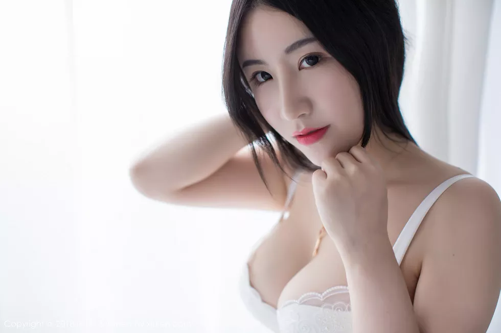Xgyw.Org_[IMISS爱蜜社]Vol.236_女神绯月樱-Cherry居家吊带白色蕾丝内衣秀豪乳诱惑写真42P