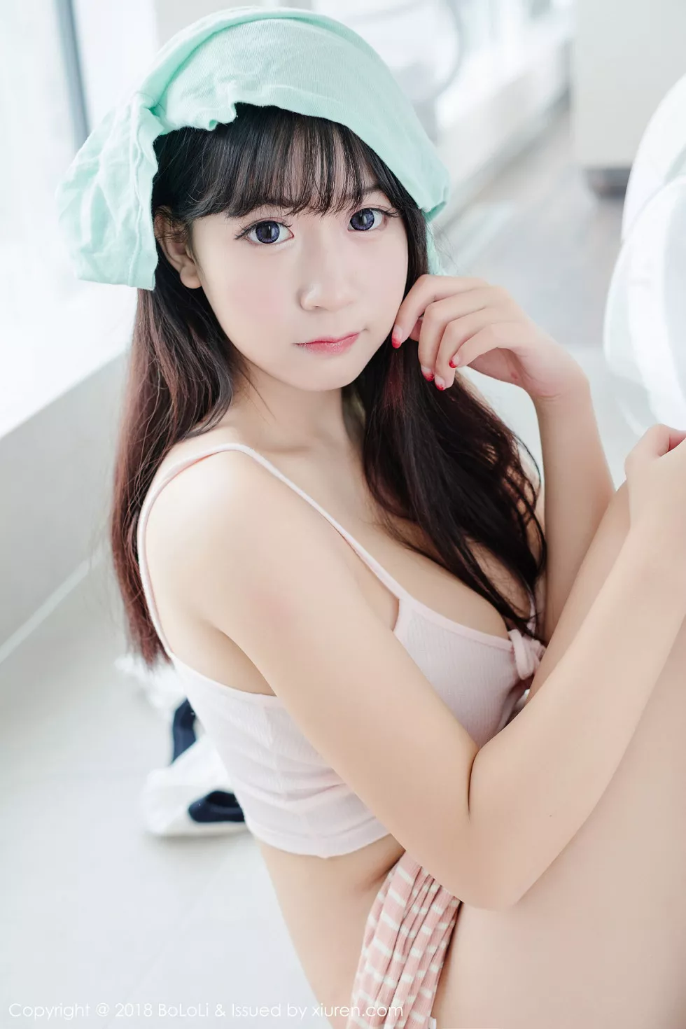 Xgyw.Org_[BoLoli波萝社]Vol.119_美女主播猫九酱Sakura粉色吊带内衣+三点式内衣私房诱惑写真42P