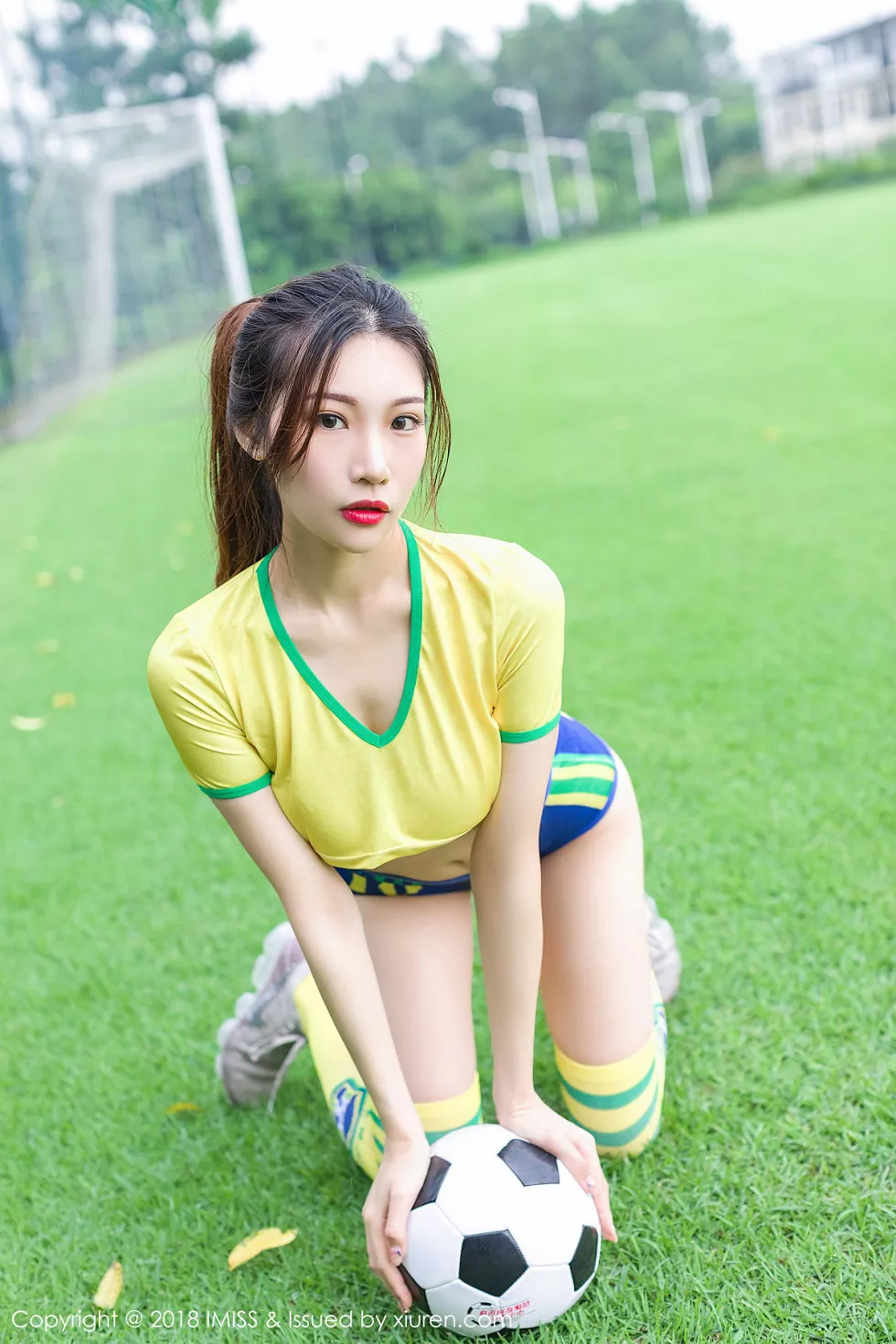 Xgyw.Org_[IMISS爱蜜社]Vol.255_女神小狐狸Sica世界杯性感足球宝贝服饰秀完美身材写真32P