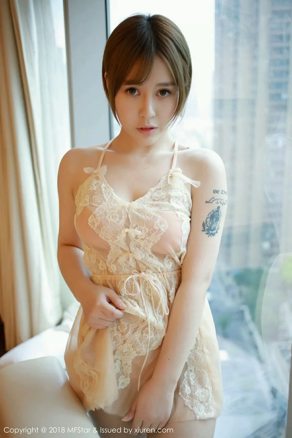 Xgyw.Org_[MFStar模范学院]Vol.125_女神Evelyn艾莉居家私房粉色吊带薄纱+半脱内衣诱惑写真52P