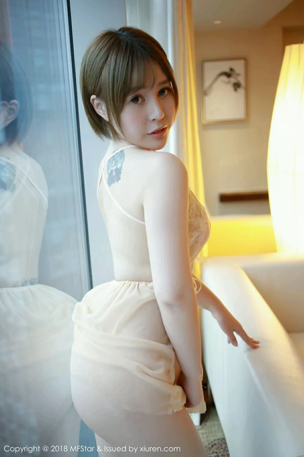 Xgyw.Org_[MFStar模范学院]Vol.125_女神Evelyn艾莉居家私房粉色吊带薄纱+半脱内衣诱惑写真52P
