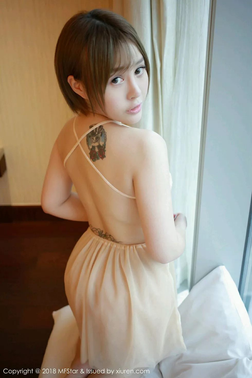 Xgyw.Org_[MFStar模范学院]Vol.125_女神Evelyn艾莉居家私房粉色吊带薄纱+半脱内衣诱惑写真52P