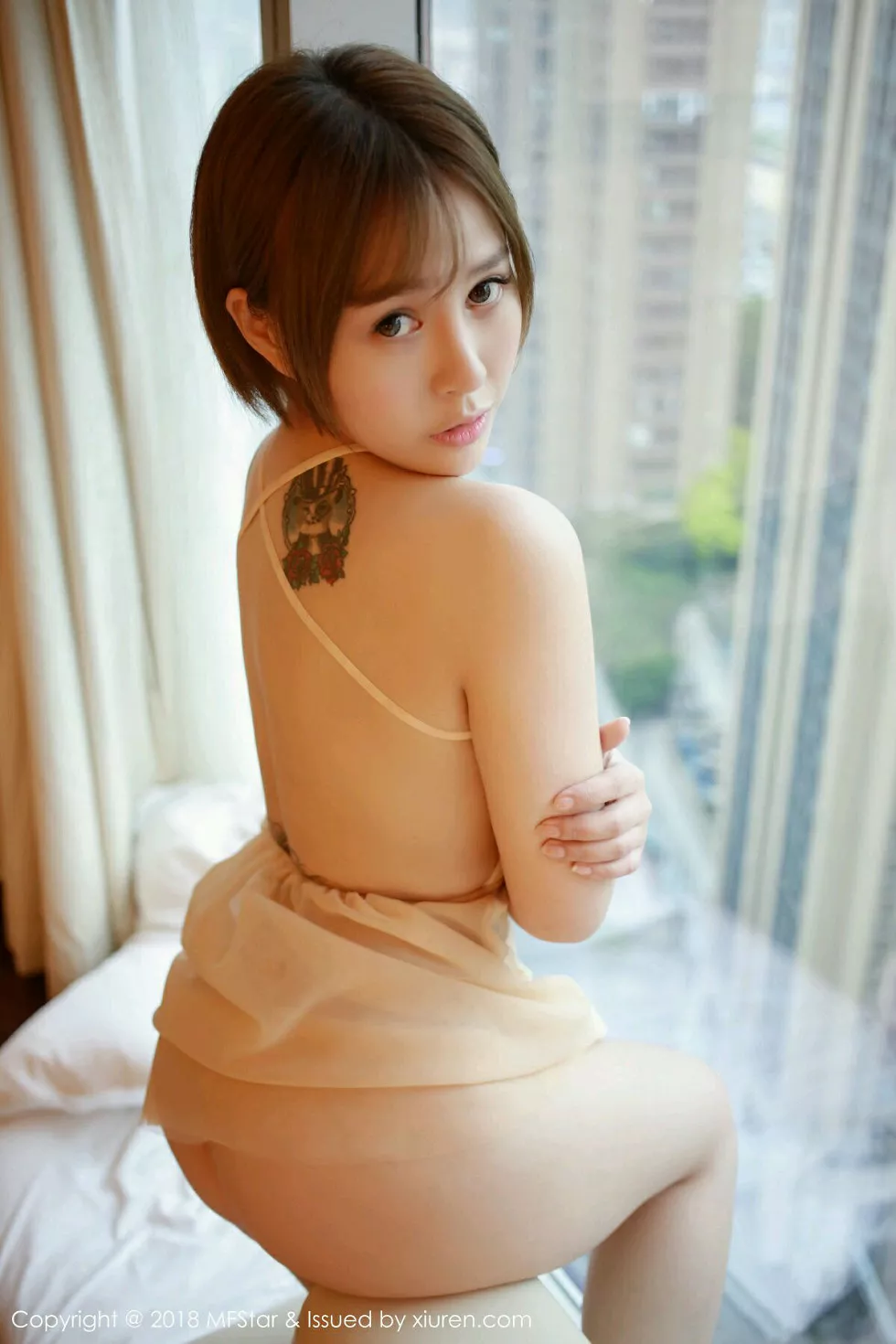 Xgyw.Org_[MFStar模范学院]Vol.125_女神Evelyn艾莉居家私房粉色吊带薄纱+半脱内衣诱惑写真52P