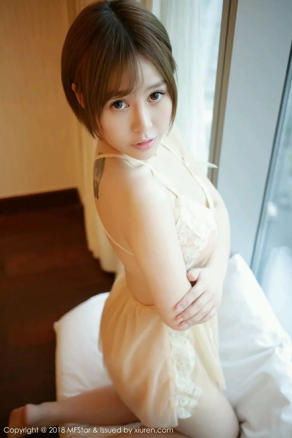 Xgyw.Org_[MFStar模范学院]Vol.125_女神Evelyn艾莉居家私房粉色吊带薄纱+半脱内衣诱惑写真52P