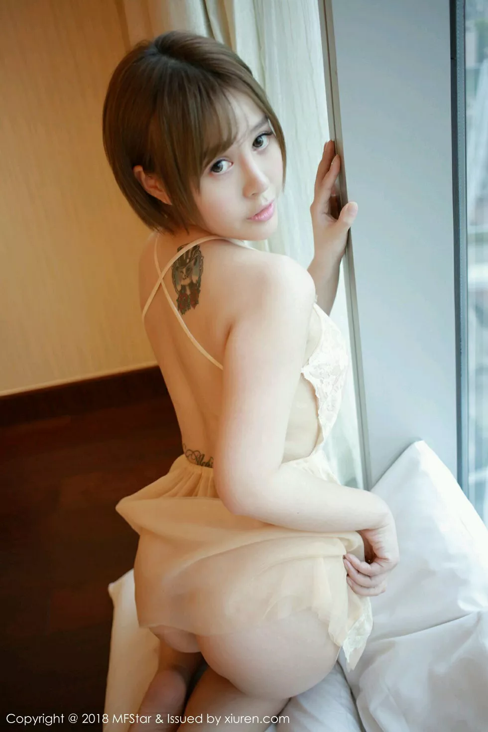 Xgyw.Org_[MFStar模范学院]Vol.125_女神Evelyn艾莉居家私房粉色吊带薄纱+半脱内衣诱惑写真52P
