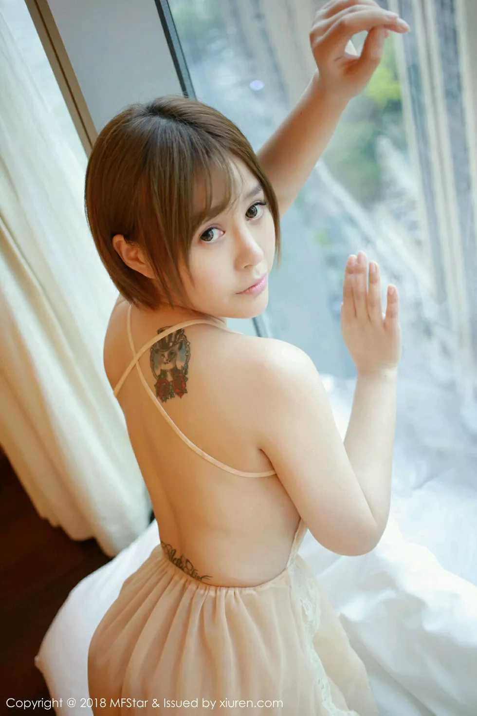 Xgyw.Org_[MFStar模范学院]Vol.125_女神Evelyn艾莉居家私房粉色吊带薄纱+半脱内衣诱惑写真52P