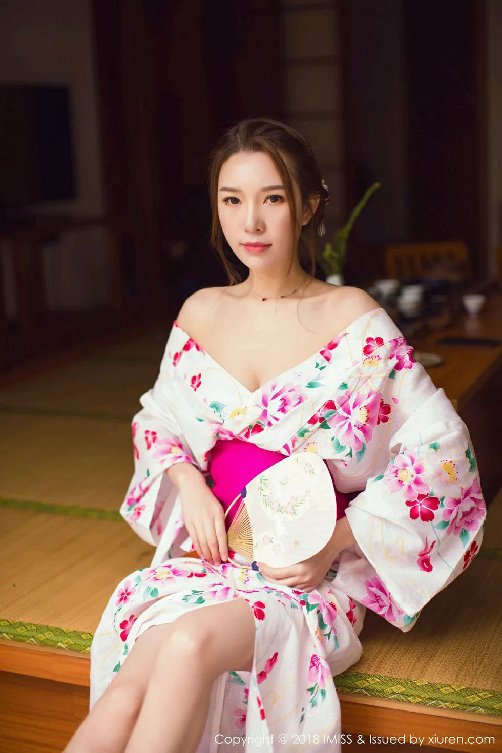 Xgyw.Org_[IMISS爱蜜社]Vol.252_嫩模Katrina私房日系和服真空露美乳+黑丝OL系列完美诱惑写真42P