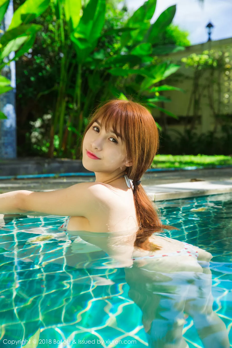 Xgyw.Org_[BoLoli波萝社]Vol.121_女神夏美酱小草莓内衣秀完美身材泳池边湿身诱惑写真41P