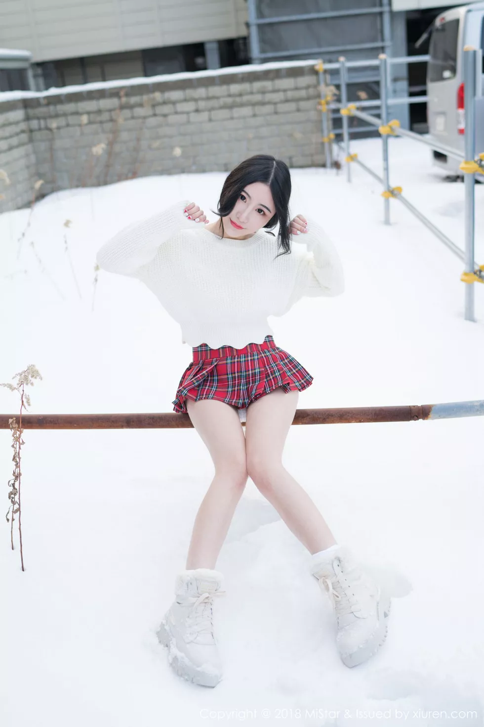 Xgyw.Org_[MiStar魅妍社]Vol.231_女神绯月樱-Cherr北海道旅拍室外冰天雪地超短裙诱惑写真39P