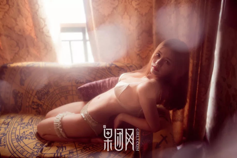 Xgyw.Org_[GIRLT果团网]熊川纪信No.026_嫩模妹子居家床上性感内衣秀完美身材热火写真48P