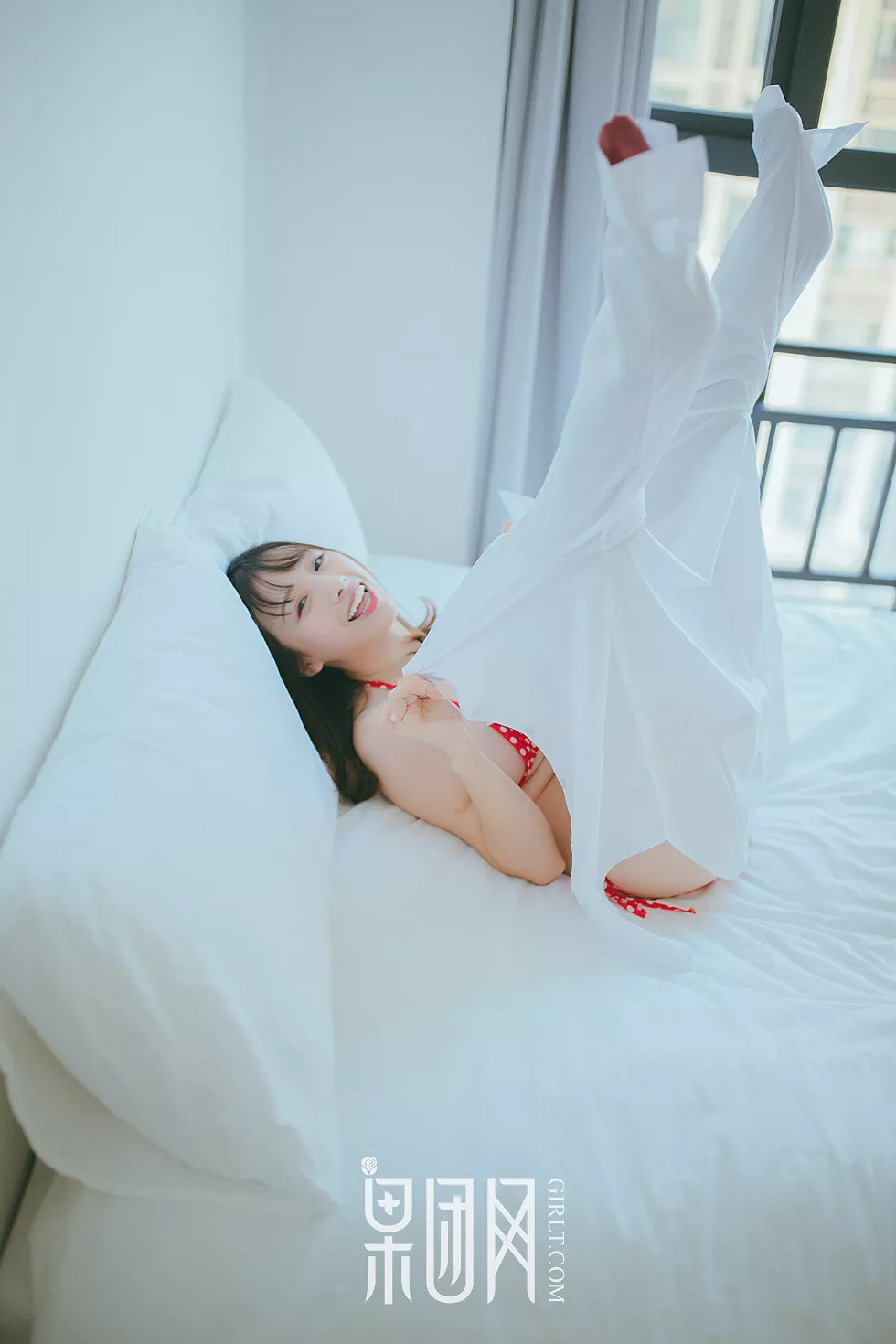 Xgyw.Org_[GIRLT果团网]熊川纪信No.030_草莓姑娘居家床上脱衬衣露草莓比基尼性感写真61P