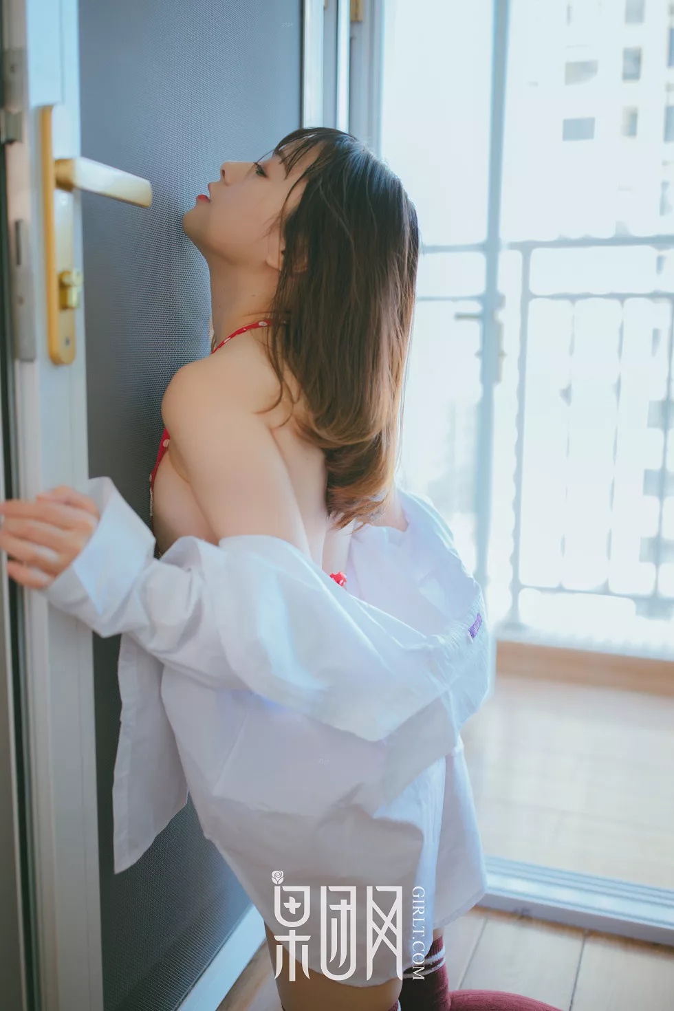 Xgyw.Org_[GIRLT果团网]熊川纪信No.030_草莓姑娘居家床上脱衬衣露草莓比基尼性感写真61P