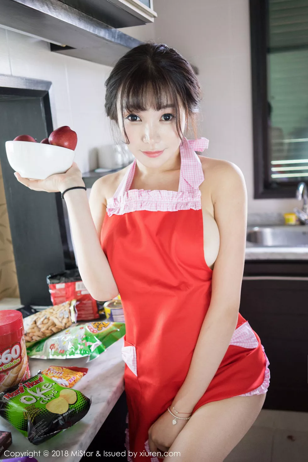 Xgyw.Org_[MiStar魅妍社]Vol.236_女神芝芝Booty沙巴旅拍私房女仆装露豪乳翘臀极致诱惑写真40P