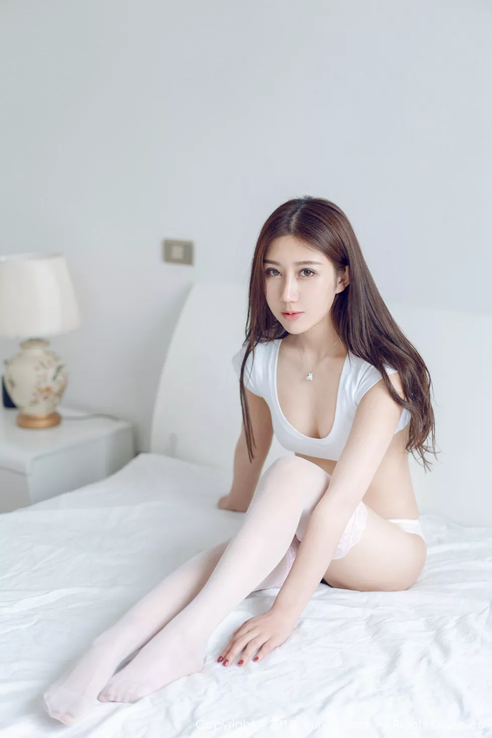 Xgyw.Org_XiuRen第1135期_嫩模晓梦may居家私房白色内衣半脱内裤秀白嫩翘臀诱惑写真40P