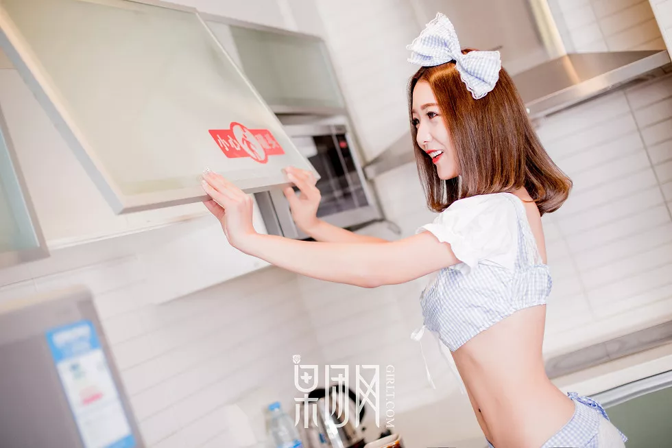 Xgyw.Org_[GIRLT果团网]NO.140_白色高叉连体衣妹子居家开胸露粉色内衣完美身材诱惑写真44P