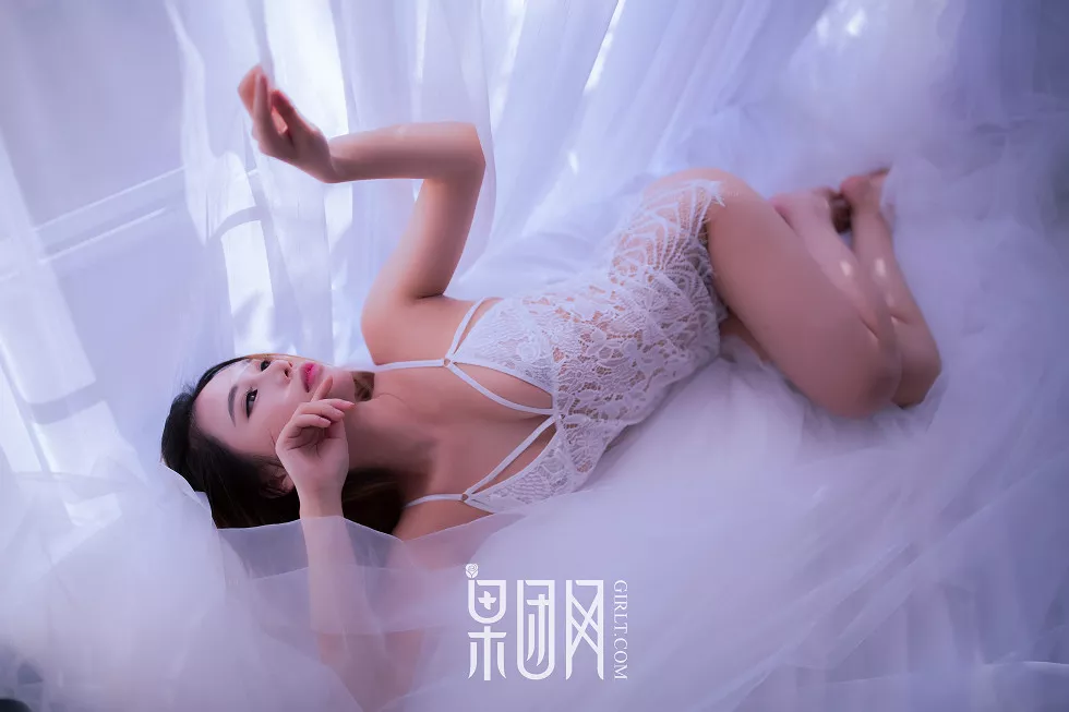 Xgyw.Org_[GIRLT果团网]熊川纪信No.032_奶油少女居家床上白色缕空蕾丝内衣完美诱惑写真54P