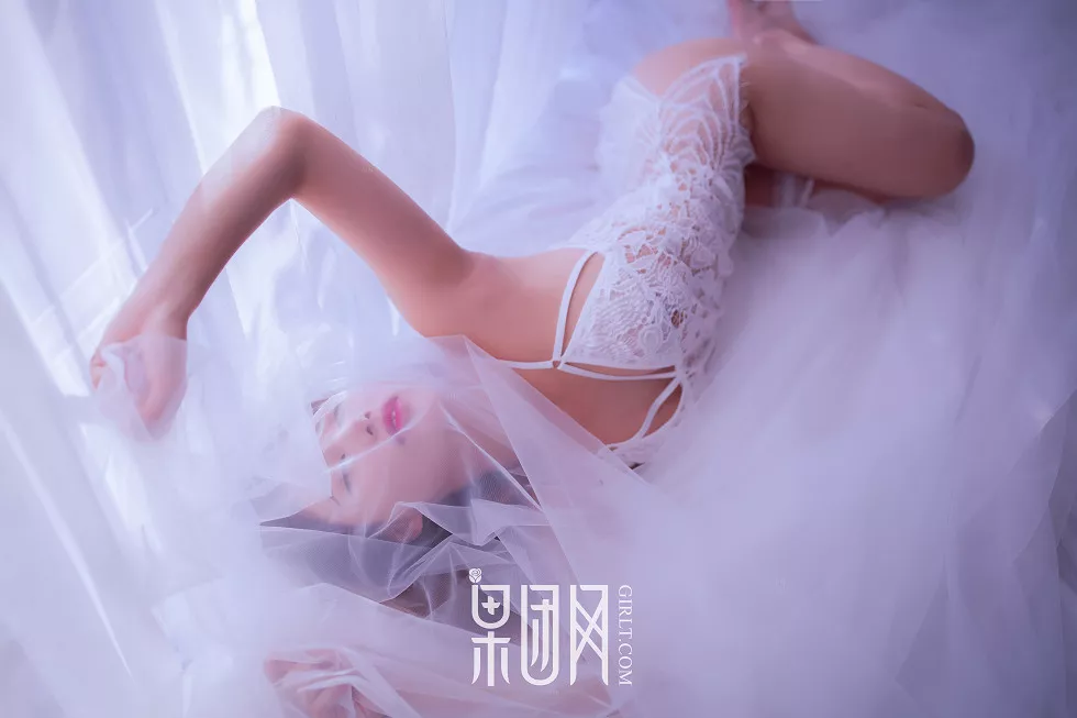 Xgyw.Org_[GIRLT果团网]熊川纪信No.032_奶油少女居家床上白色缕空蕾丝内衣完美诱惑写真54P