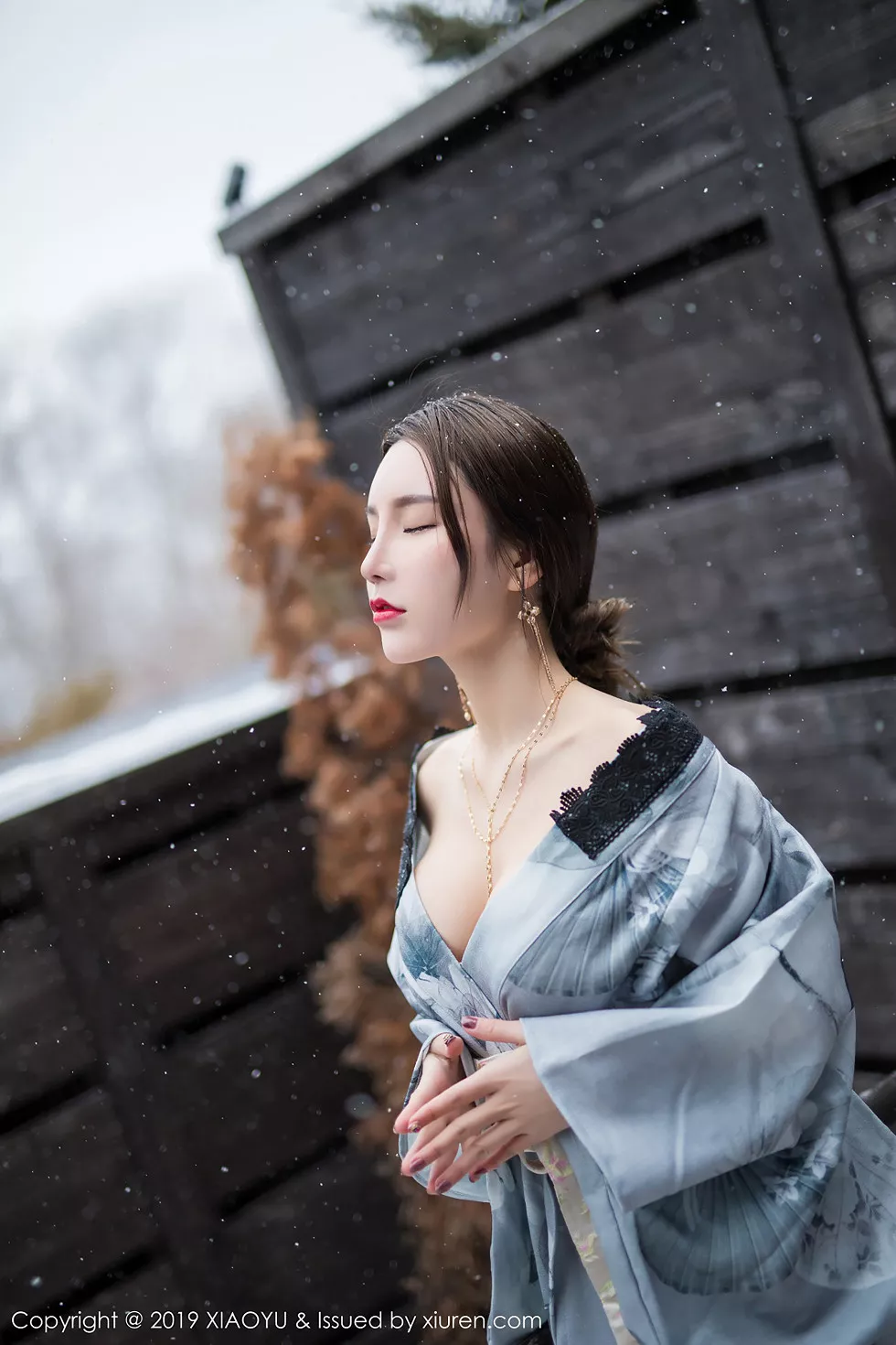 Xgyw.Org_[XiaoYu画语界]Vol.007_女神周于希Sandy北海道旅拍雪中佳人秀美乳撩人诱惑写真47P