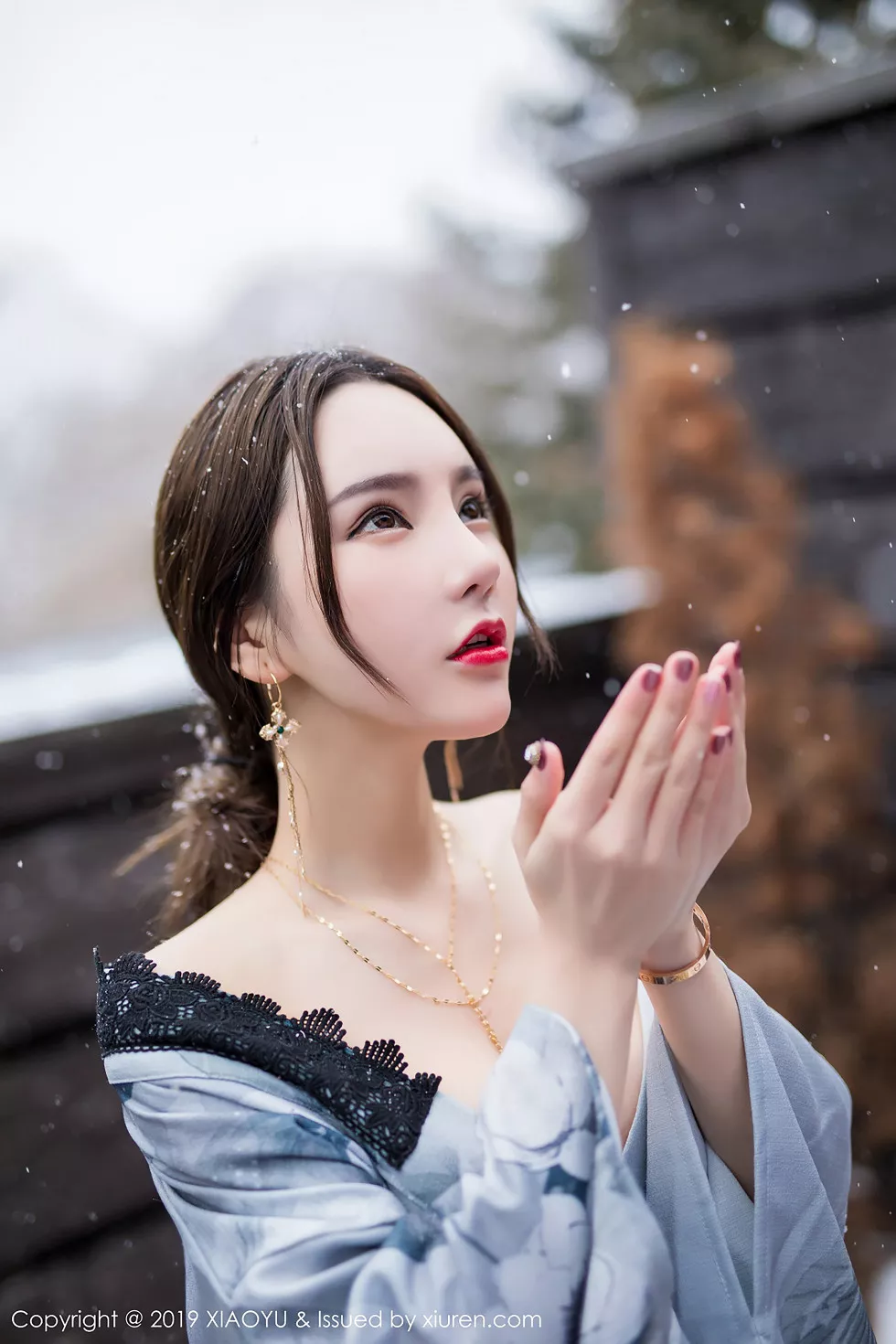 Xgyw.Org_[XiaoYu画语界]Vol.007_女神周于希Sandy北海道旅拍雪中佳人秀美乳撩人诱惑写真47P