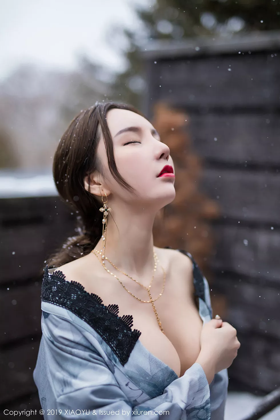 Xgyw.Org_[XiaoYu画语界]Vol.007_女神周于希Sandy北海道旅拍雪中佳人秀美乳撩人诱惑写真47P