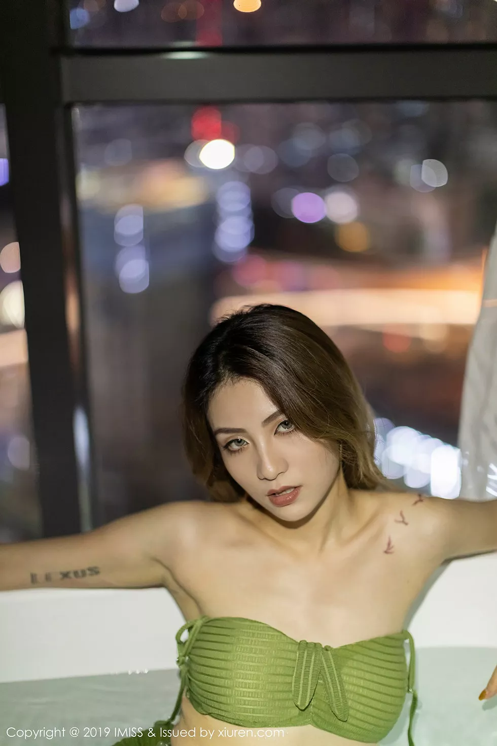 Xgyw.Org_[IMISS爱蜜社]Vol.324_嫩模Arlie性感内衣秀完美身材浴池里半裸湿身诱惑写真37P
