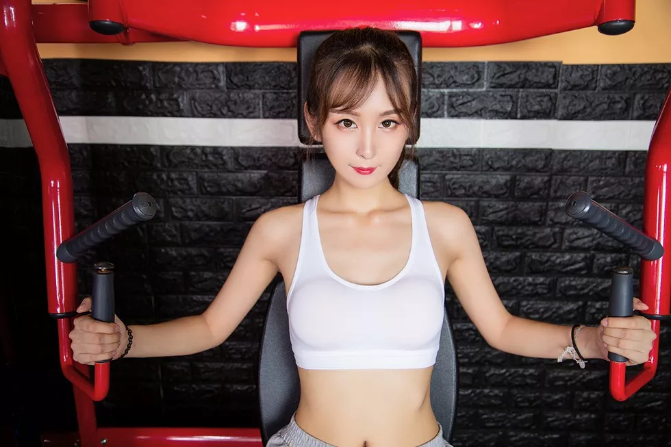 Xgyw.Org_健身房里的果腿少女性感运动服秀完美身材撩人诱惑写真38P