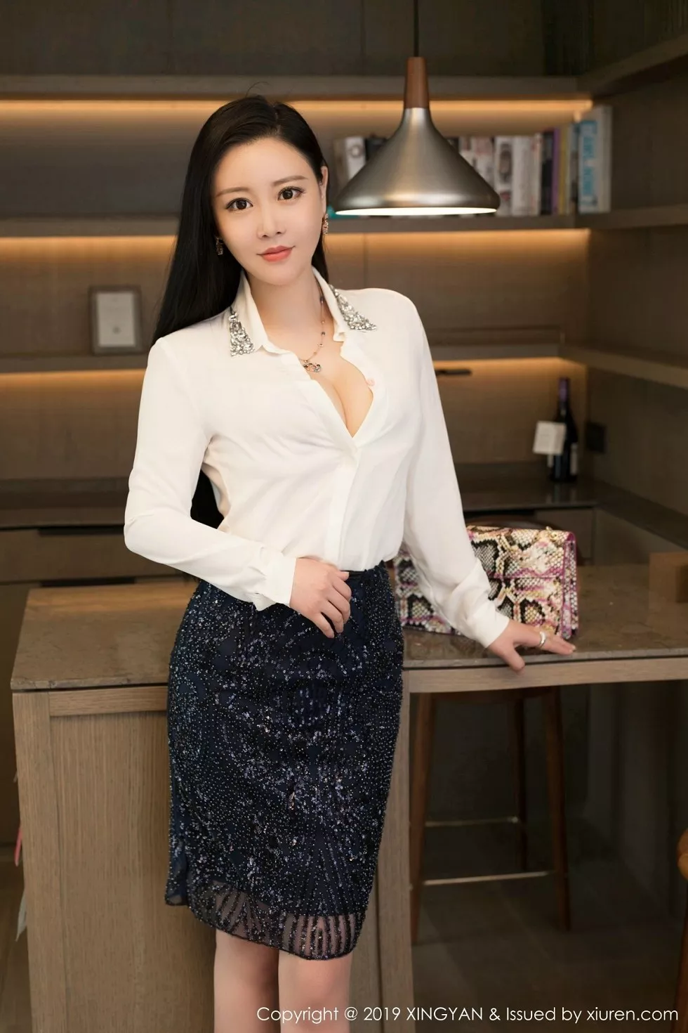 Xgyw.Org_[XINGYAN星颜社]VOL.115_嫩模王婉悠Queen私房吊带黑丝袜配血滴子惹火诱惑写真41P