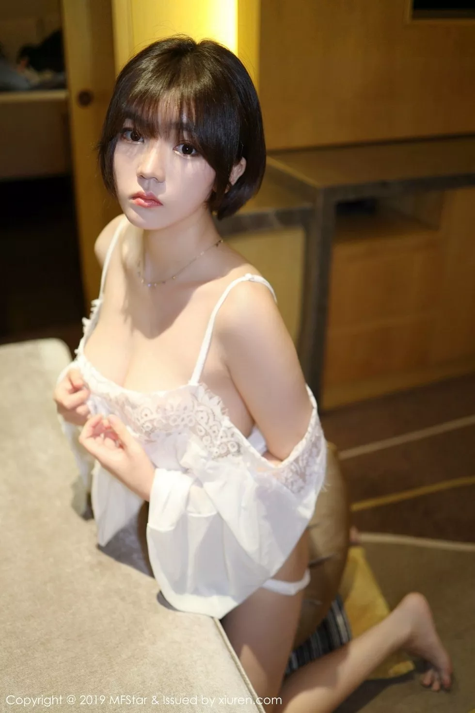 Xgyw.Org_[MFStar模范学院]Vol.183_靓丽美女冷不丁私房白色蕾丝睡衣秀完美身材诱惑写真40P
