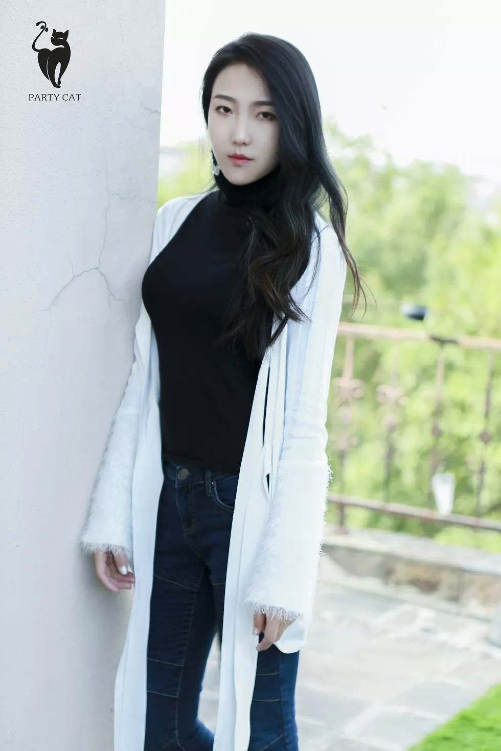 Xgyw.Org_[PartyCat轰趴猫]No.005_性感车模美女私房床上黑色内衣秀完美身材诱惑写真37P