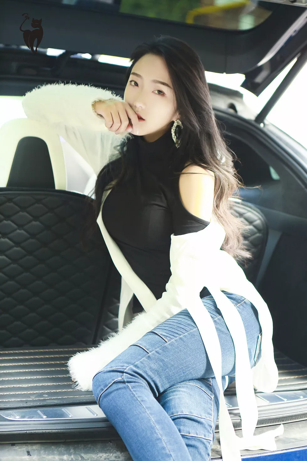 Xgyw.Org_[PartyCat轰趴猫]No.005_性感车模美女私房床上黑色内衣秀完美身材诱惑写真37P
