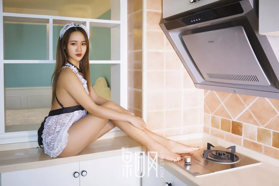 Xgyw.Org_[GIRLT果团网]TG034_白色蕾丝女仆装美女私房系列服饰秀完美身材惹火写真29P