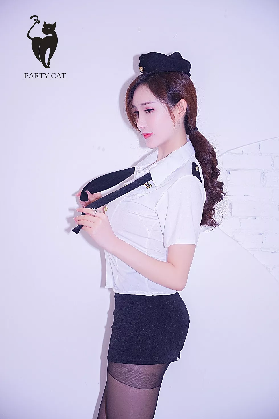 Xgyw.Org_[PartyCat轰趴猫]No.065_女神土肥圆矮挫穷私房蕾丝女仆装缕空秀豪乳诱惑写真50P