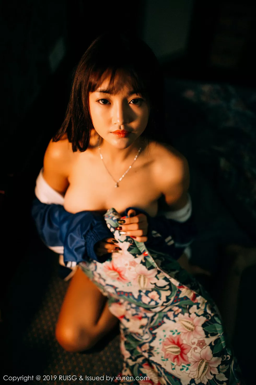 Xgyw.Org_[RUISG瑞丝馆]VOL.069_嫩模圆圆Daphne私房脱运动服露花色内衣秀完美身材诱惑写真51P