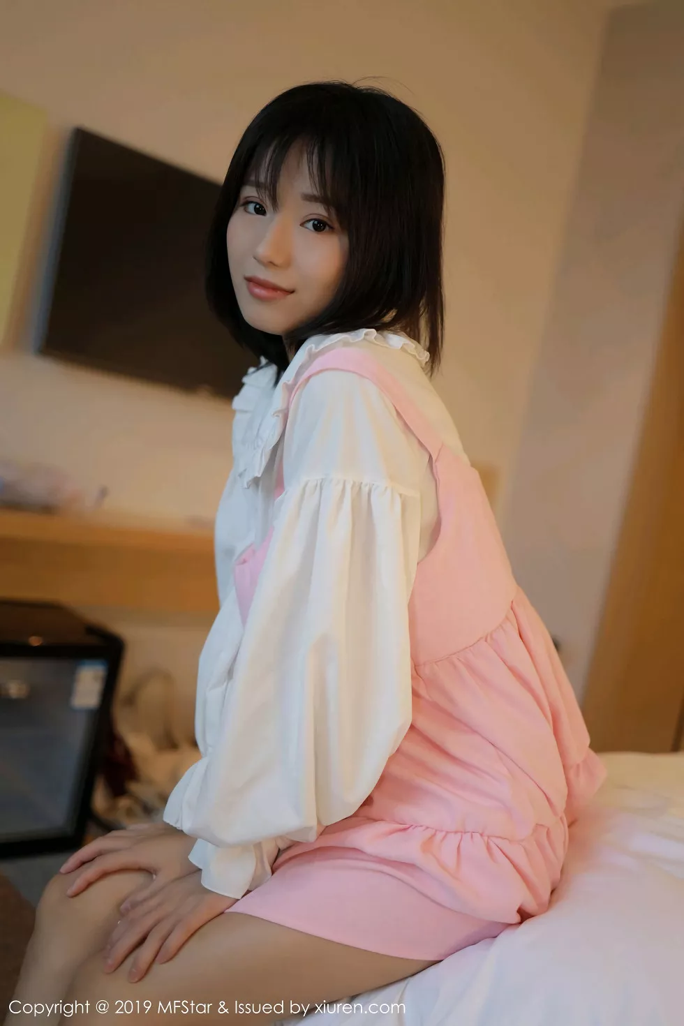 Xgyw.Org_[MFStar模范学院]Vol.203_嫩模仓井优香居家床上脱性感白衬衣大尺度全裸惹火诱惑写真66P
