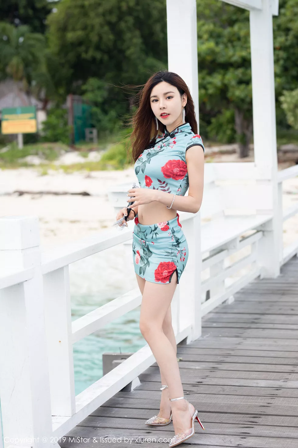 Xgyw.Org_[MiStar魅妍社]Vol.306_嫩模沈佳熹仙本那旅拍户外华丽古韵旗袍装扮性感写真40P